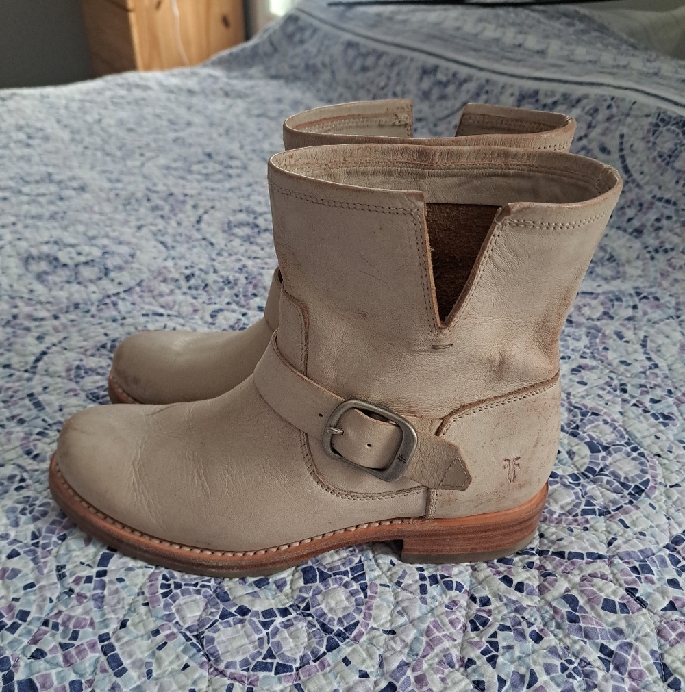 Frye Veronica Beige Leather Boots